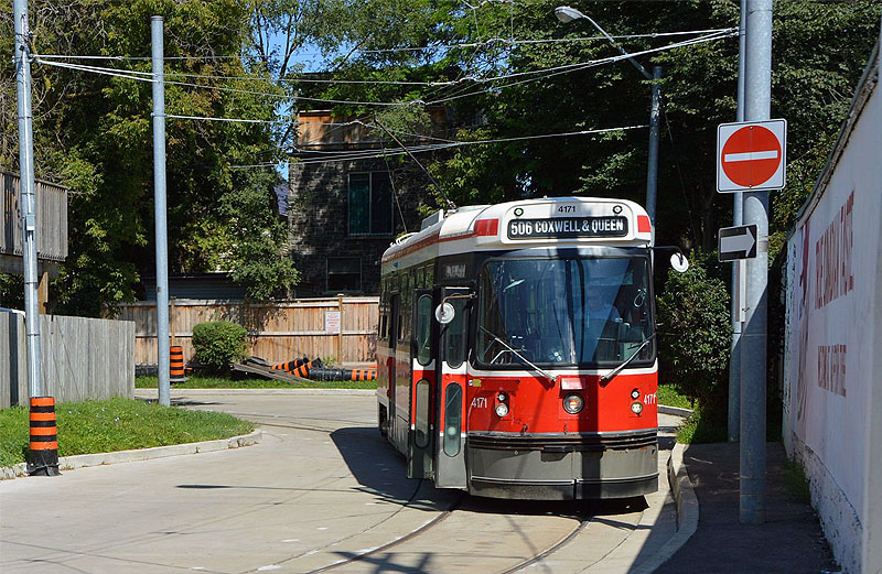 queen-coxwell-loop-midome